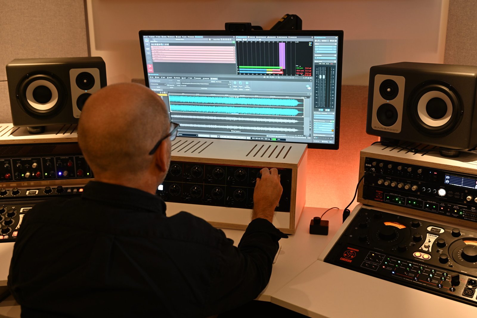 mastering engineer